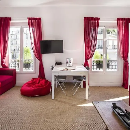Apartment Eiffel Tower View *